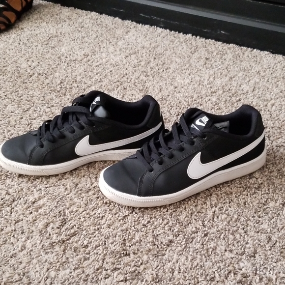 Nike Shoes - Picture 2 of 4